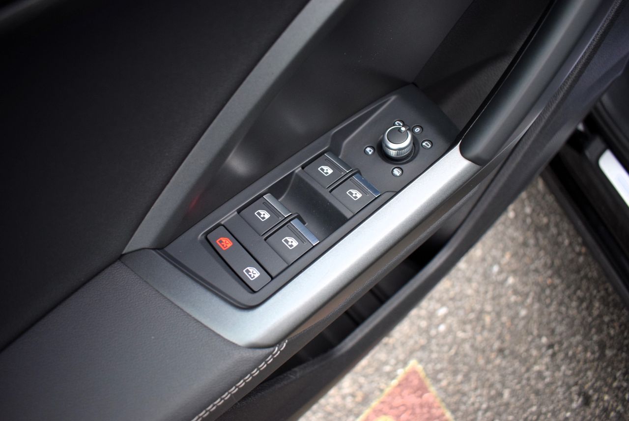 Audi Q3 Sportback S Line 35 TDI 150cv S Tronic 5p.  - Foto 10