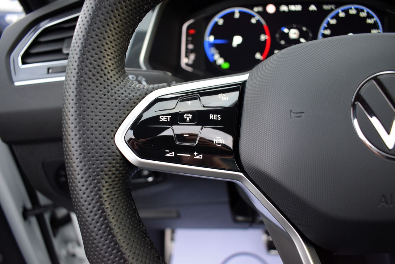 Volkswagen Tiguan R-Line 2.0 TDI 150 cv DSG 5p. - Foto 20