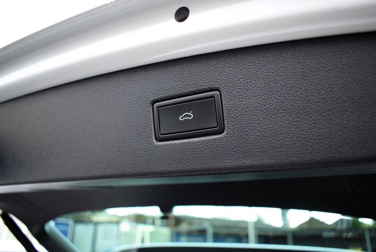 Volkswagen Tiguan R-Line 2.0 TDI 150 cv DSG 5p. - Foto 32