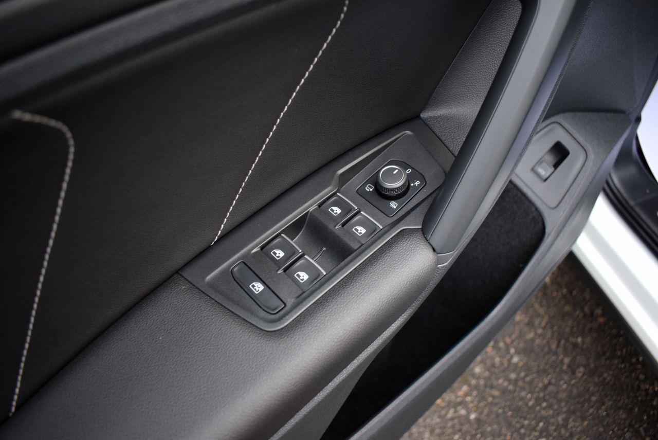 Volkswagen Tiguan R-Line 2.0 TDI 150 cv DSG 5p. - Foto 10