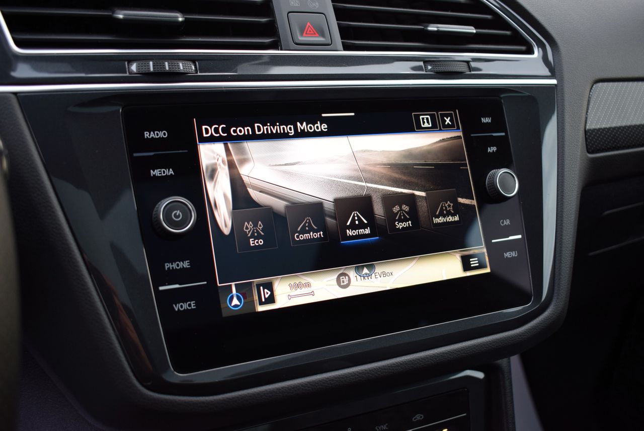 Volkswagen Tiguan R-Line 2.0 TDI 150 cv DSG 5p. - Foto 16