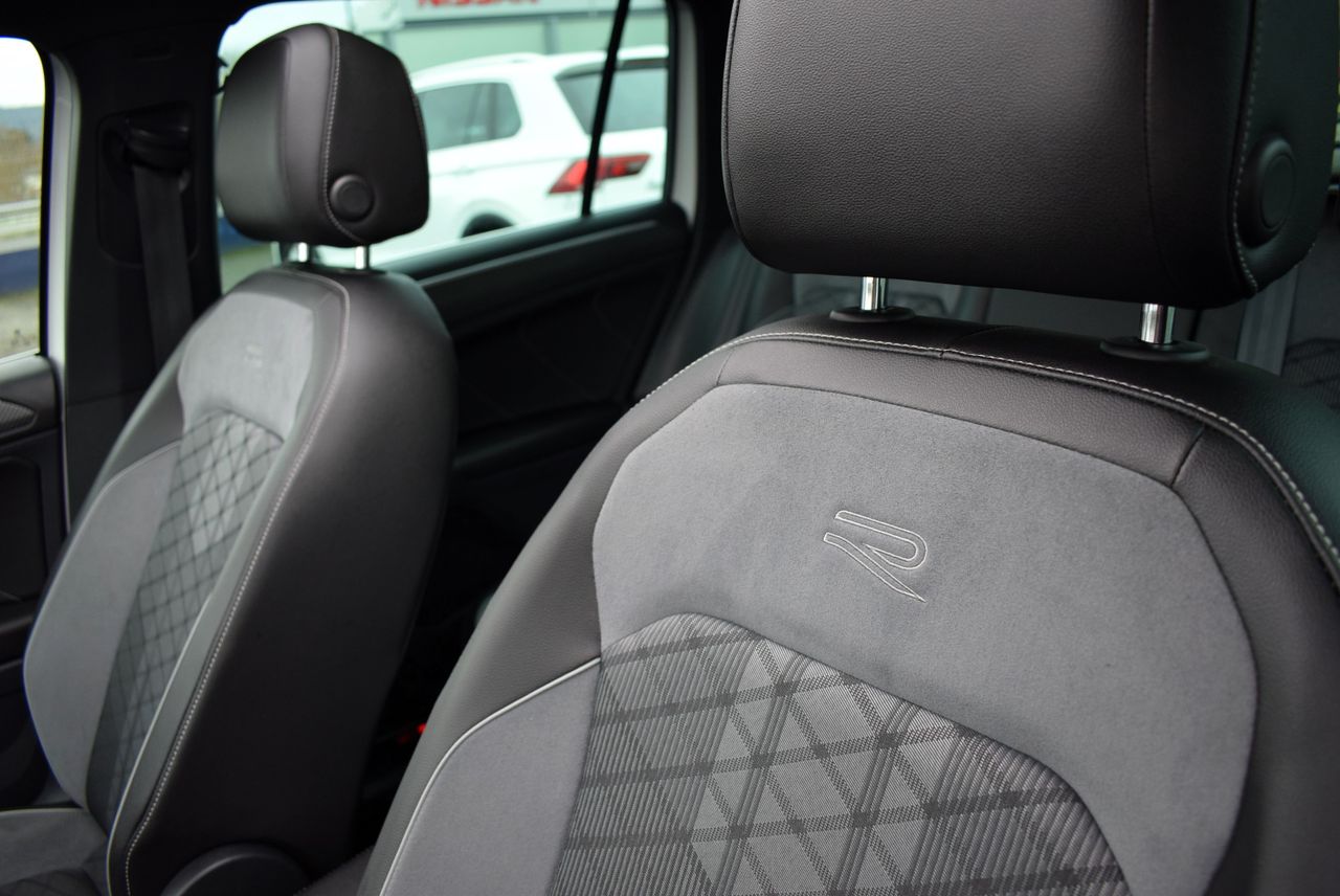 Volkswagen Tiguan R Line 2.0 TDI 4Motion 150cv DSG 5p.  - Foto 18