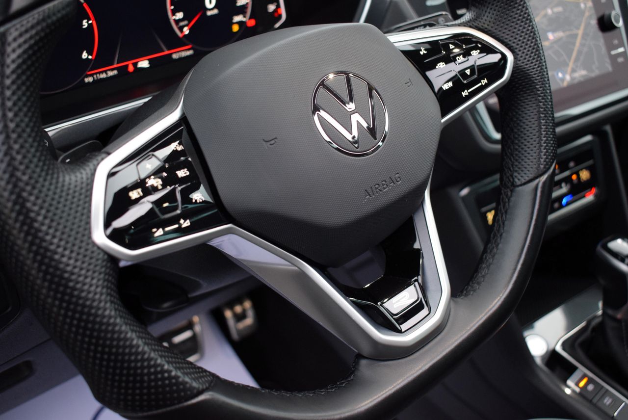 Volkswagen Tiguan R-Line 2.0 TDI 150 cv DSG 5p. - Foto 17