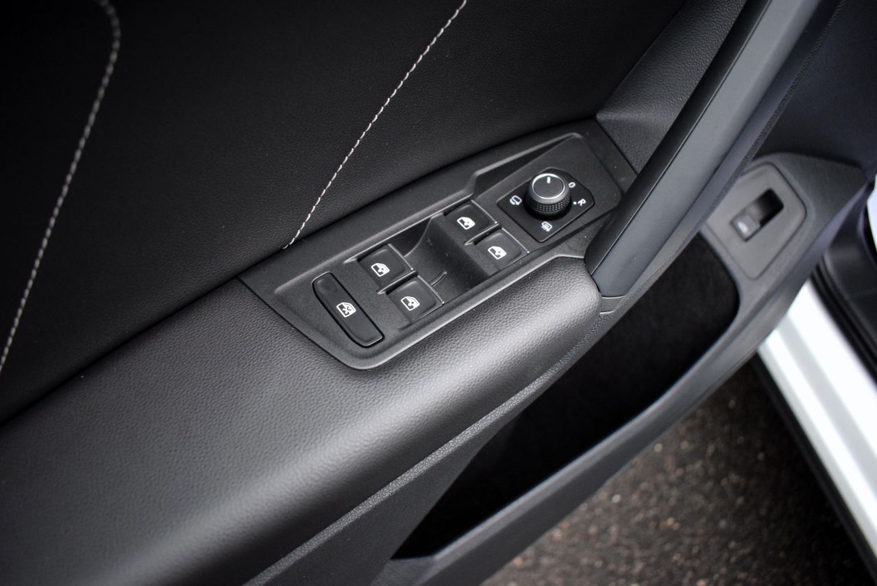 Volkswagen Tiguan R-Line 2.0 TDI 150 cv DSG 5p. - Foto 8