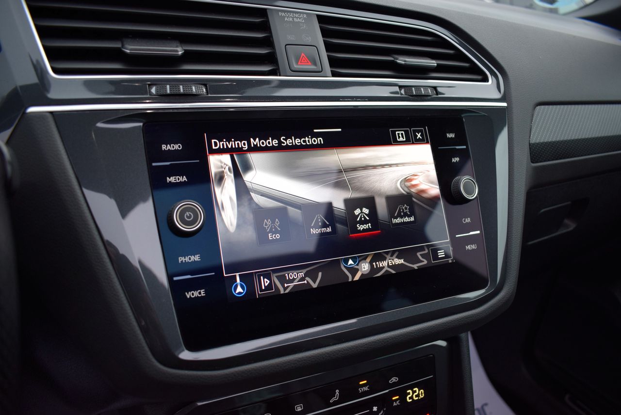 Volkswagen Tiguan R-Line 2.0 TDI 150 cv DSG 5p. - Foto 13