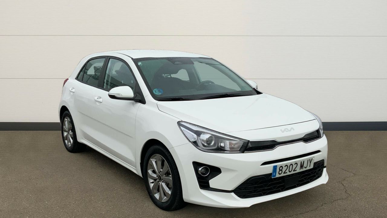 Kia rio blanco 5 puertas  de segunda mano - kia rio 2023 /