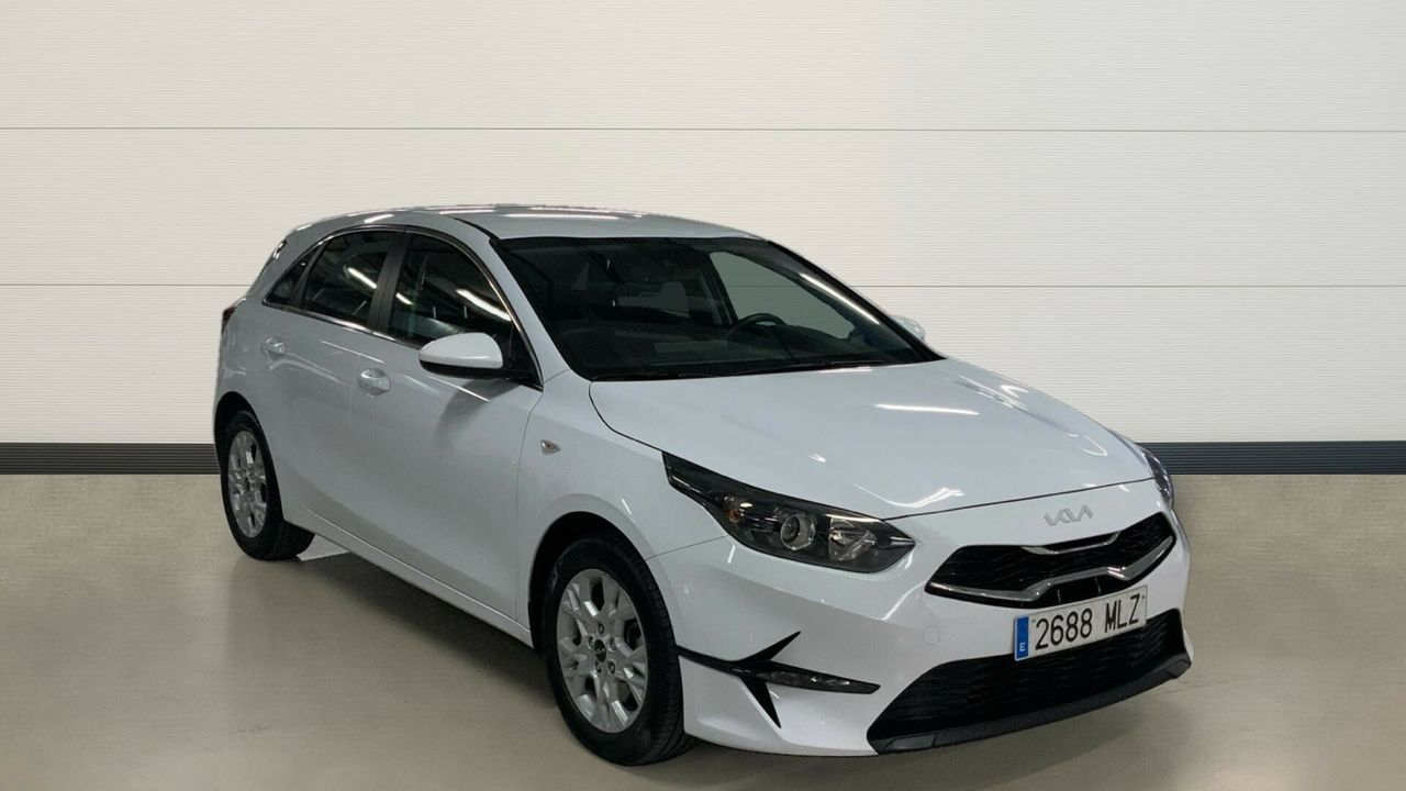 kia ceed 2023 /