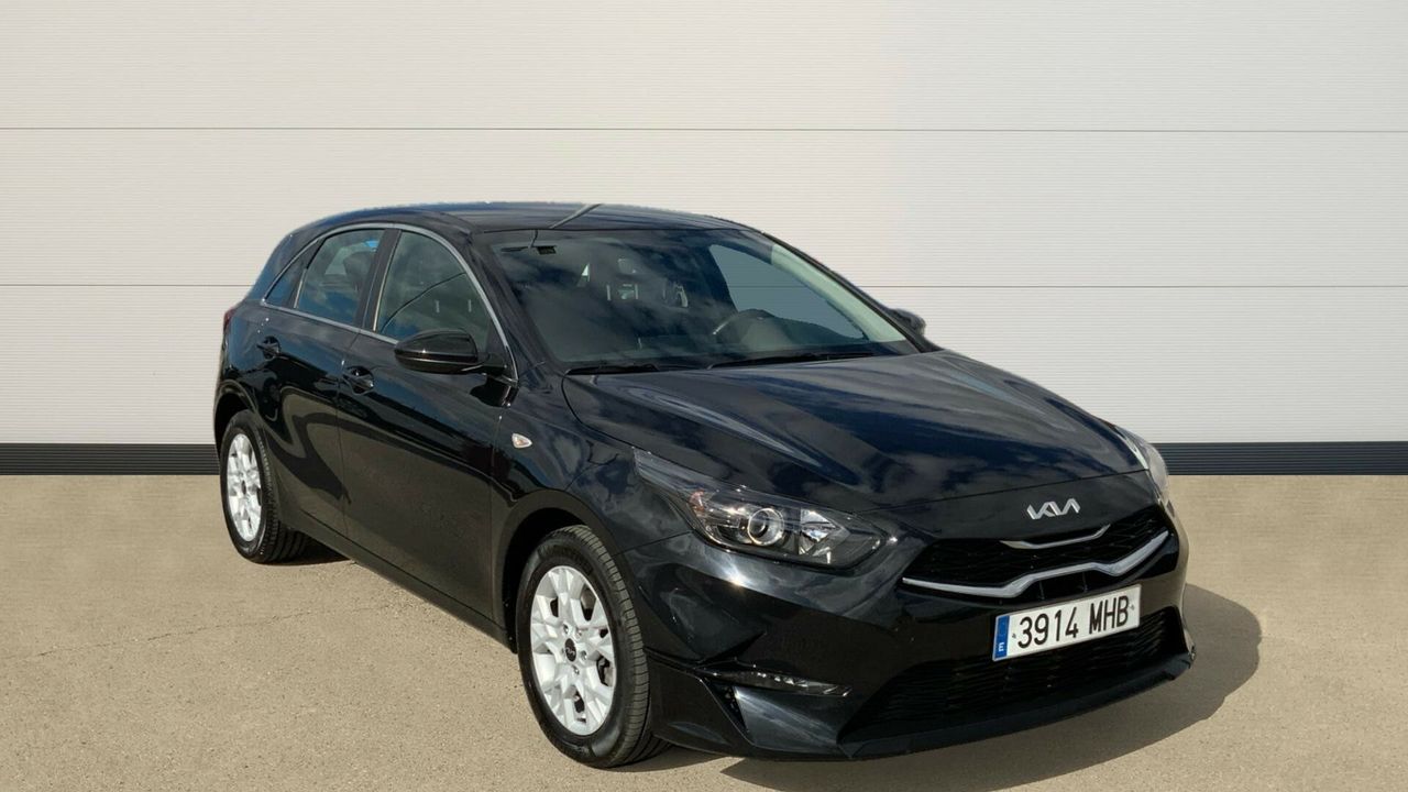 kia ceed 2023 /