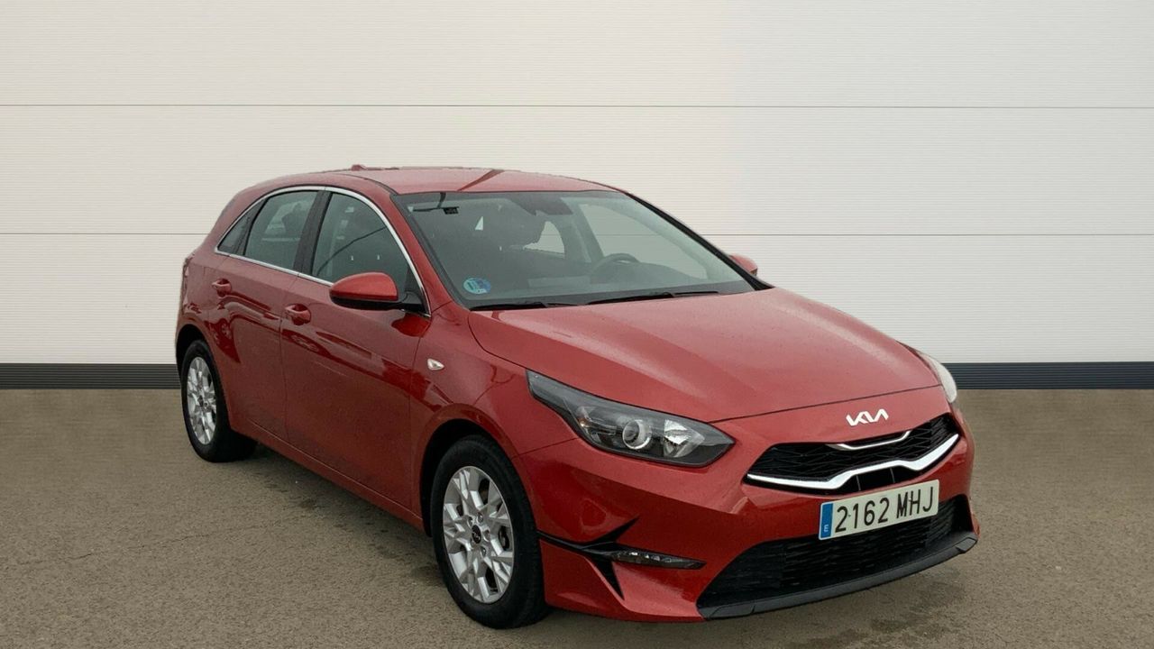 kia ceed 2023 /