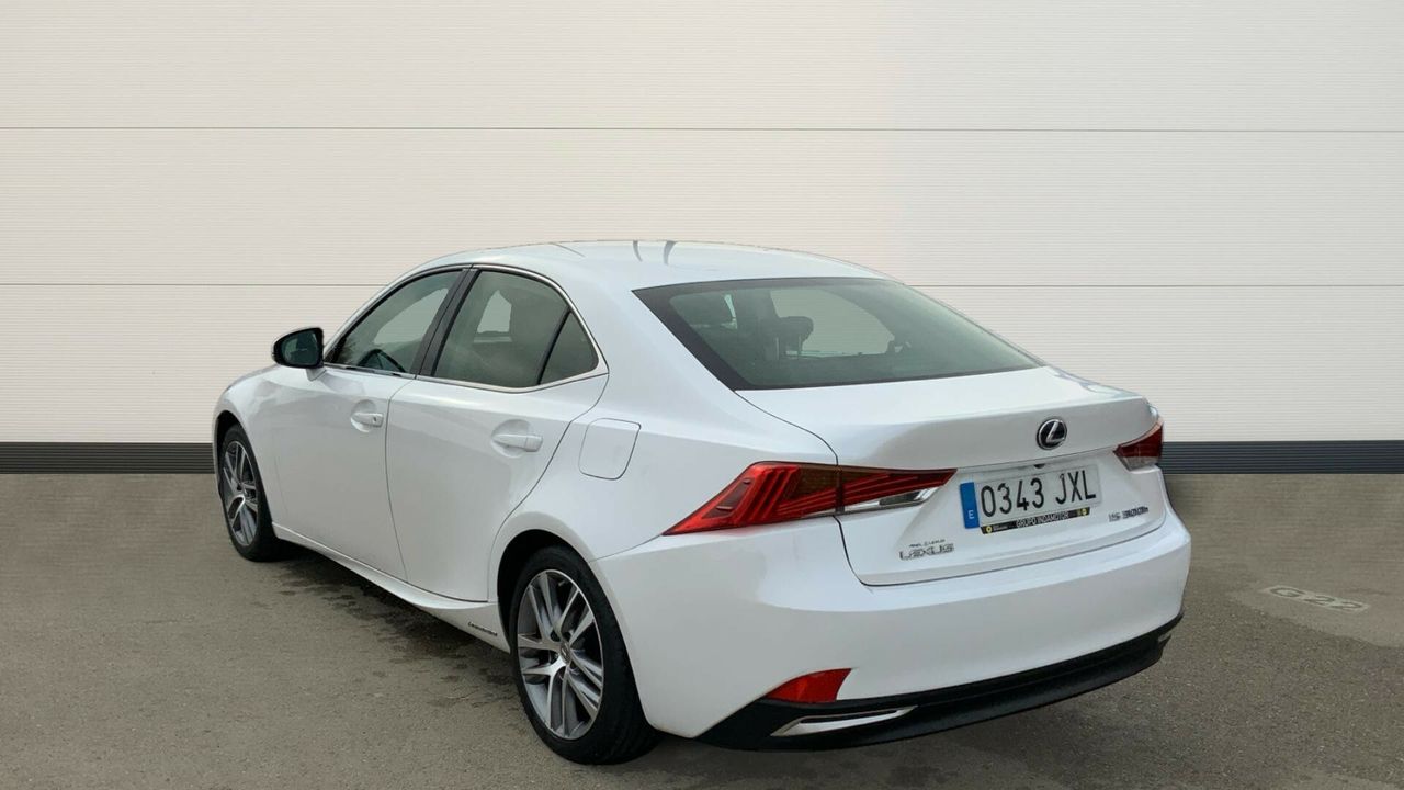 lexus is 2017 / foto grande (3)