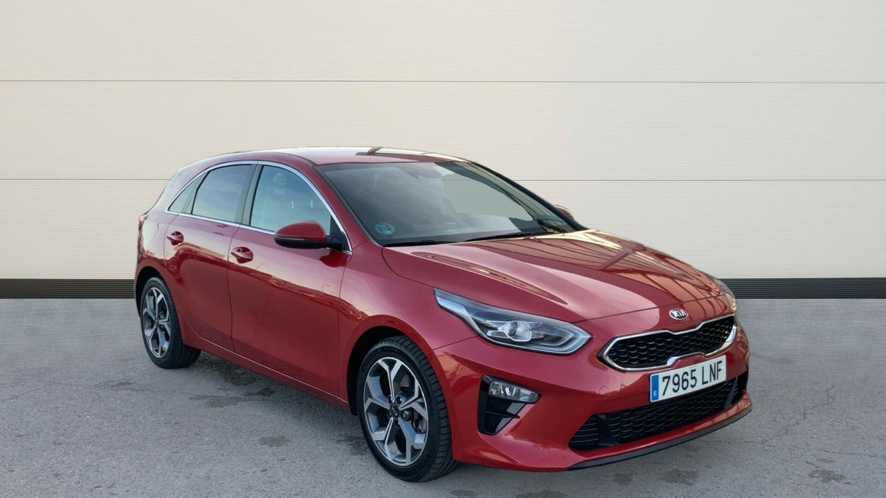 kia ceed 2021 /