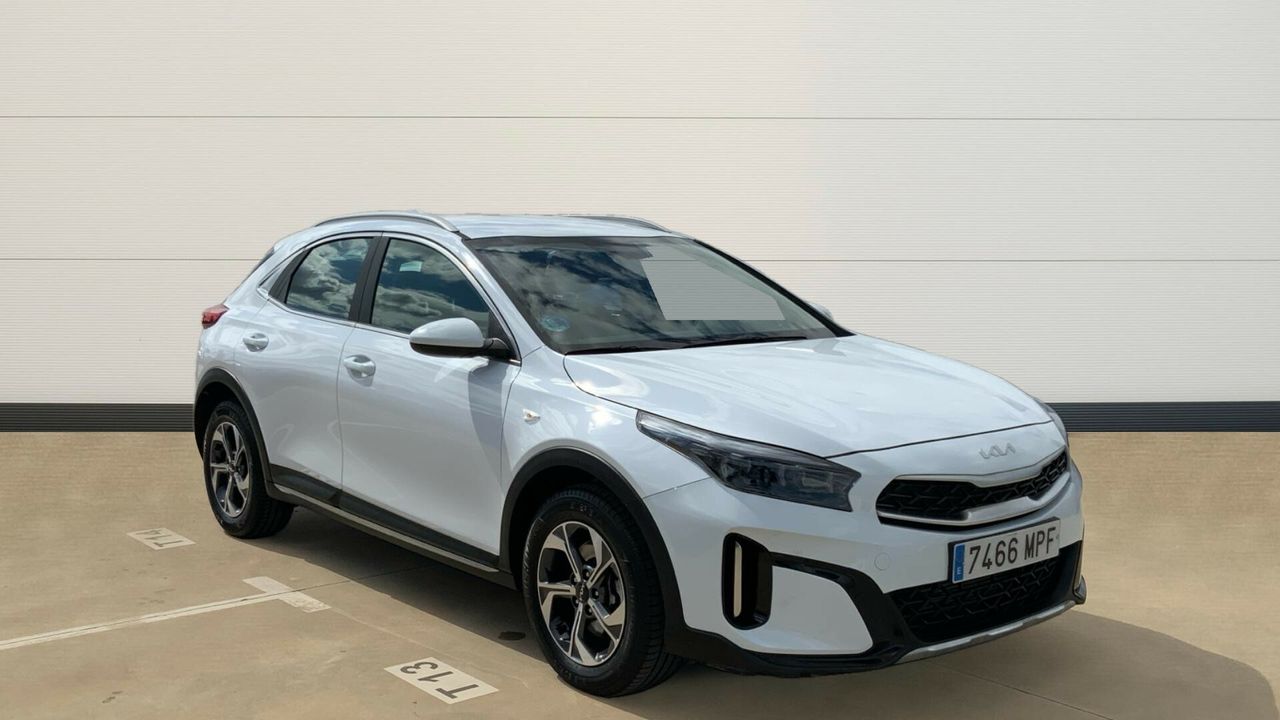 Maquina de chorrear con opcionales  de segunda mano - kia xceed 2024 /