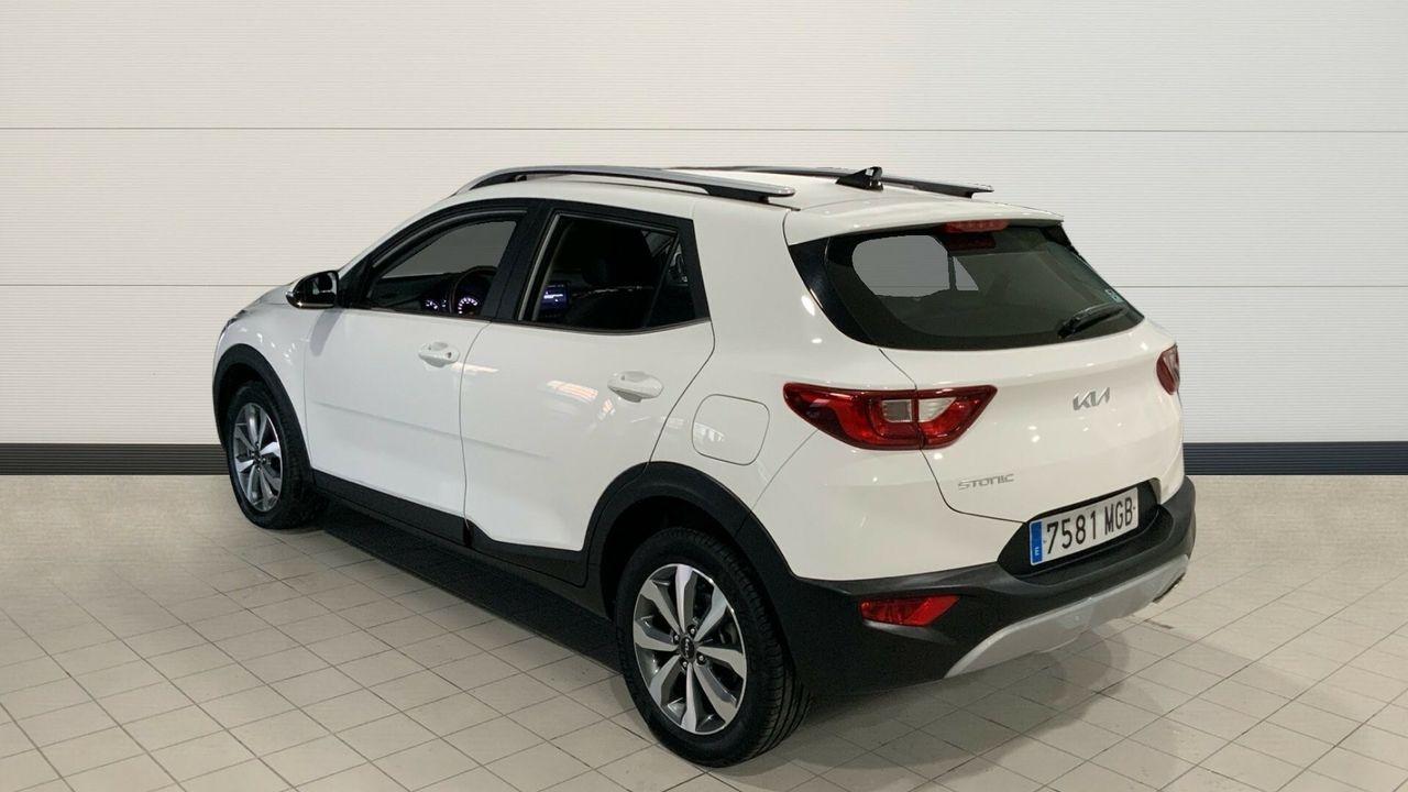 kia stonic 2023 / foto grande (3)