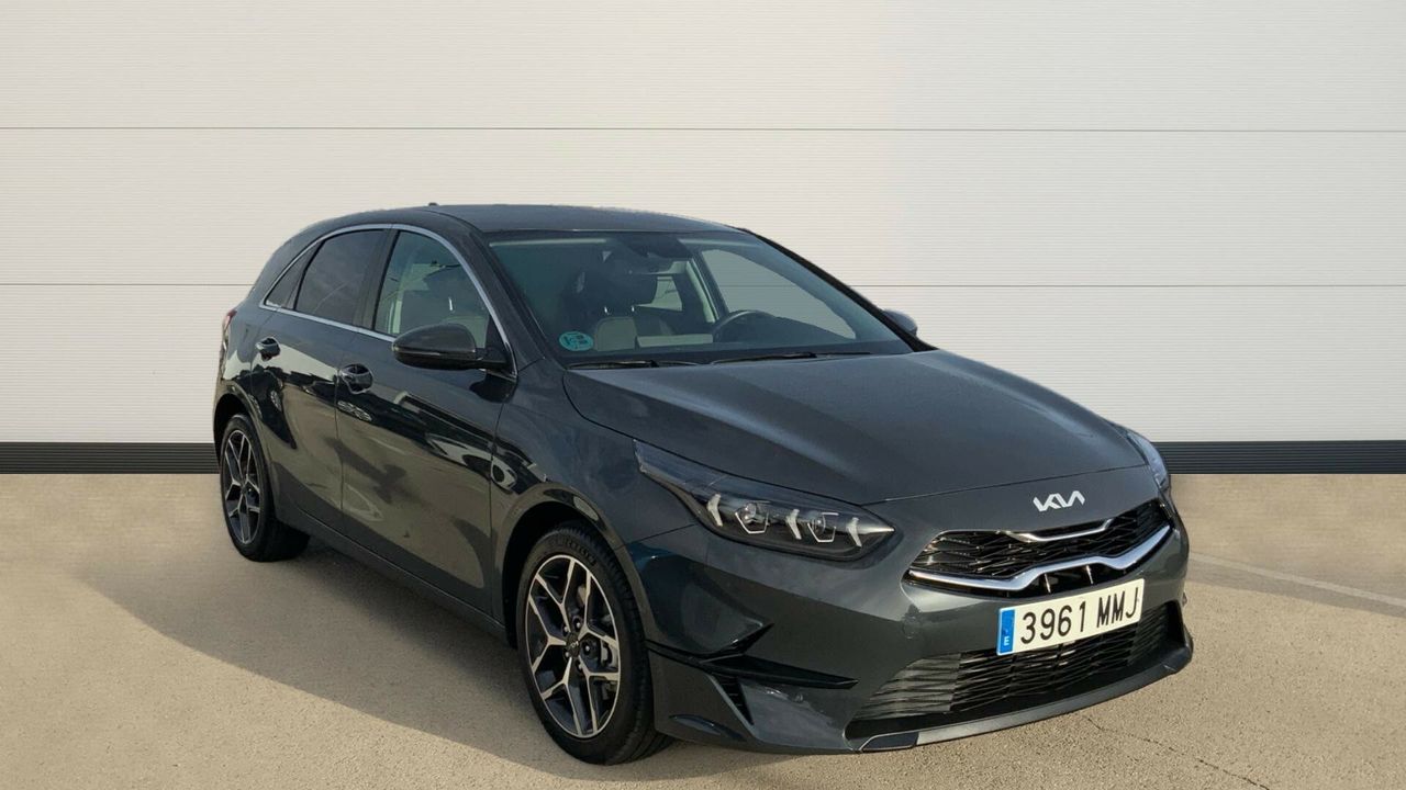kia ceed 2023 /