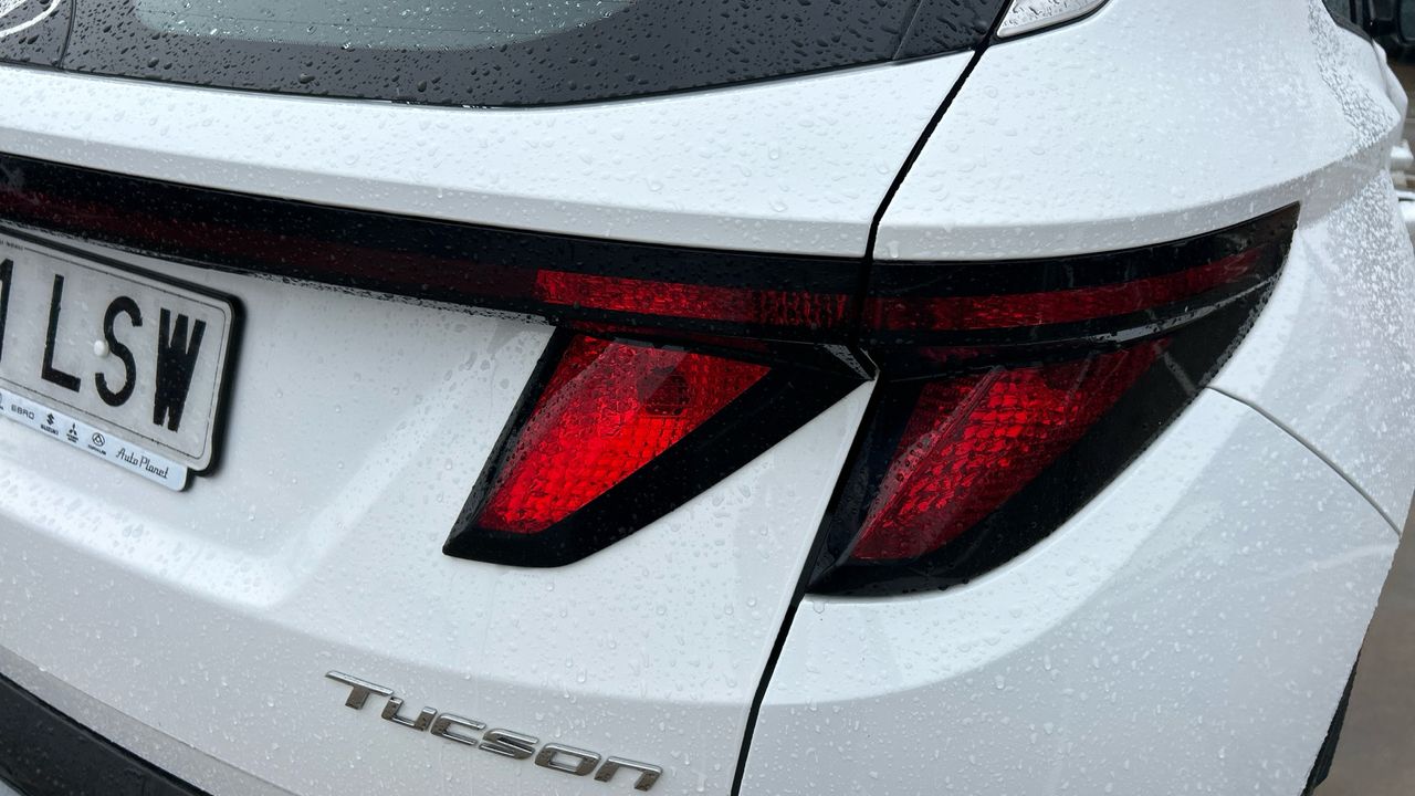 Hyundai Tucson 1.6 TGDI HEV 169KW MAXX AUTO 230 5P - foto 16