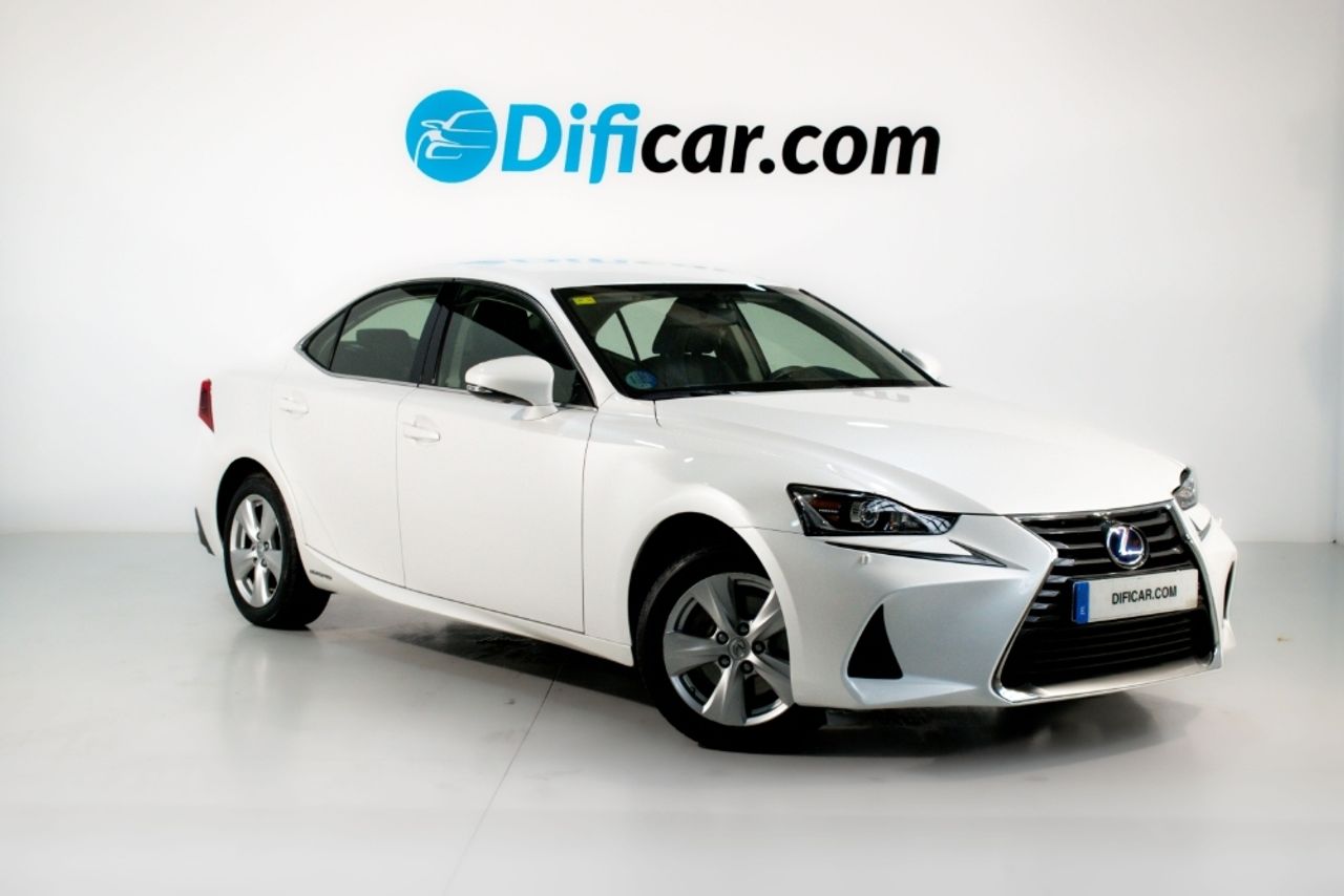 lexus is 2020 / foto grande (3)