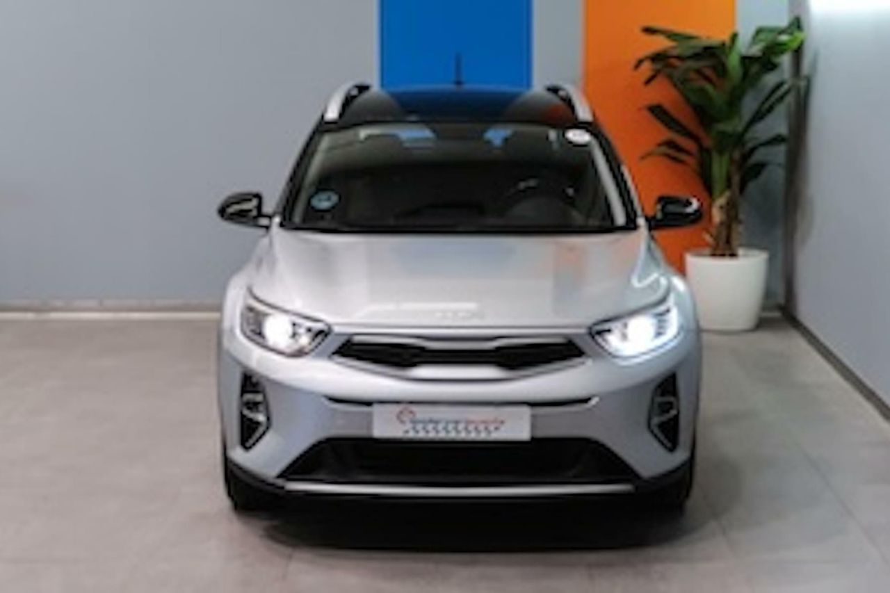 kia stonic 2023 / foto grande (3)