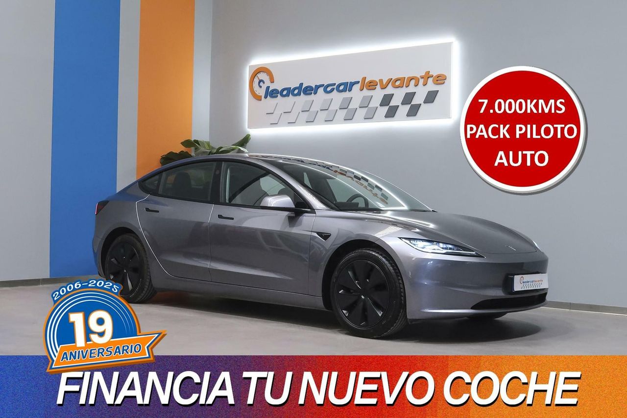 Foto tesla model 3 2025 /