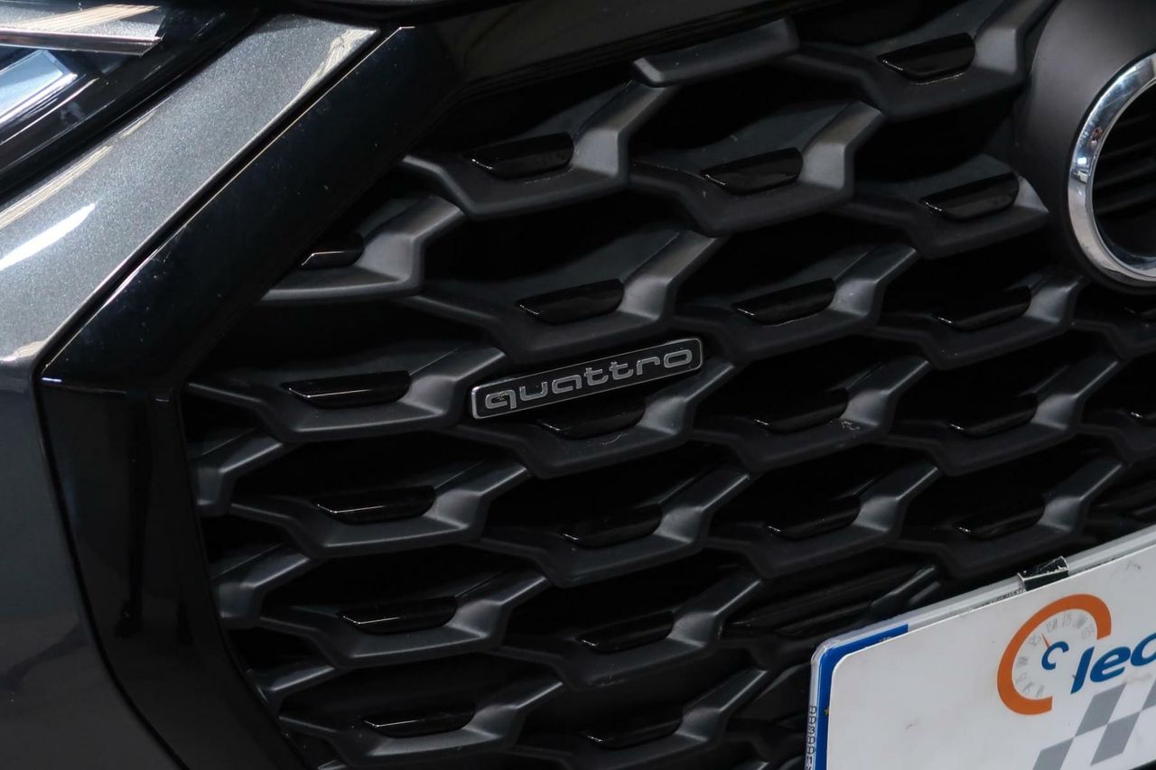 Audi Q3 Sportback Black line 35 TDI quattro S tronic 150CV - foto 9