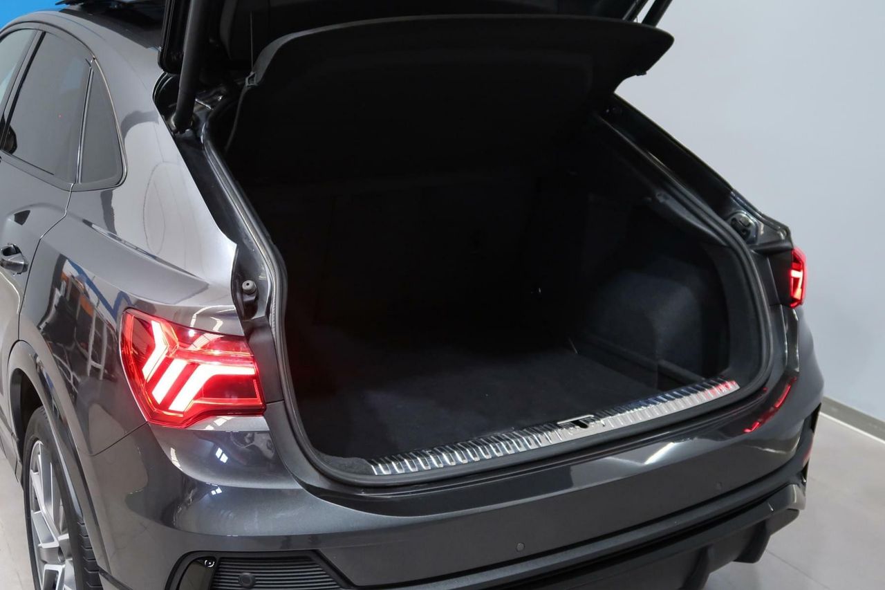 Audi Q3 Sportback Black line 35 TDI quattro S tronic 150CV - foto 17