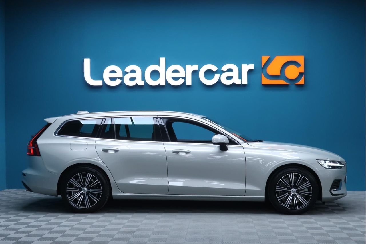Volvo V60 2.0 T8 AWD Recharge Inscription Exp Auto - foto 3