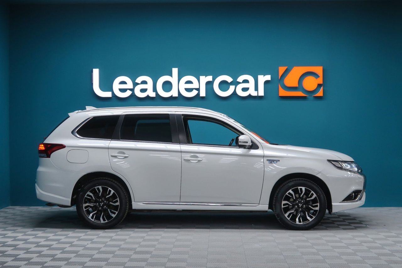 Mitsubishi Outlander 2.0 PHEV Kaiteki Auto 4WD - foto 4