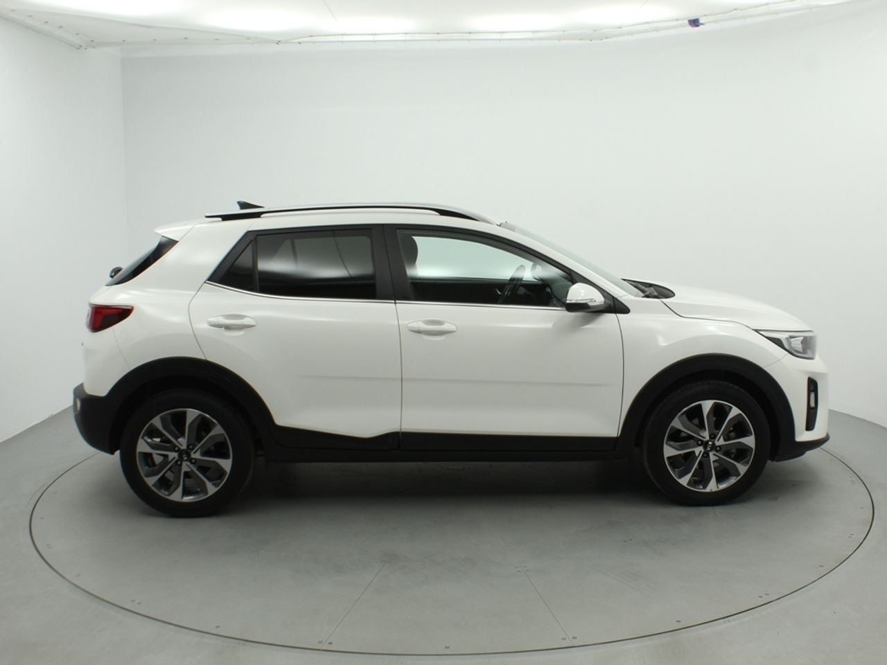 kia stonic 2021 / foto grande (3)