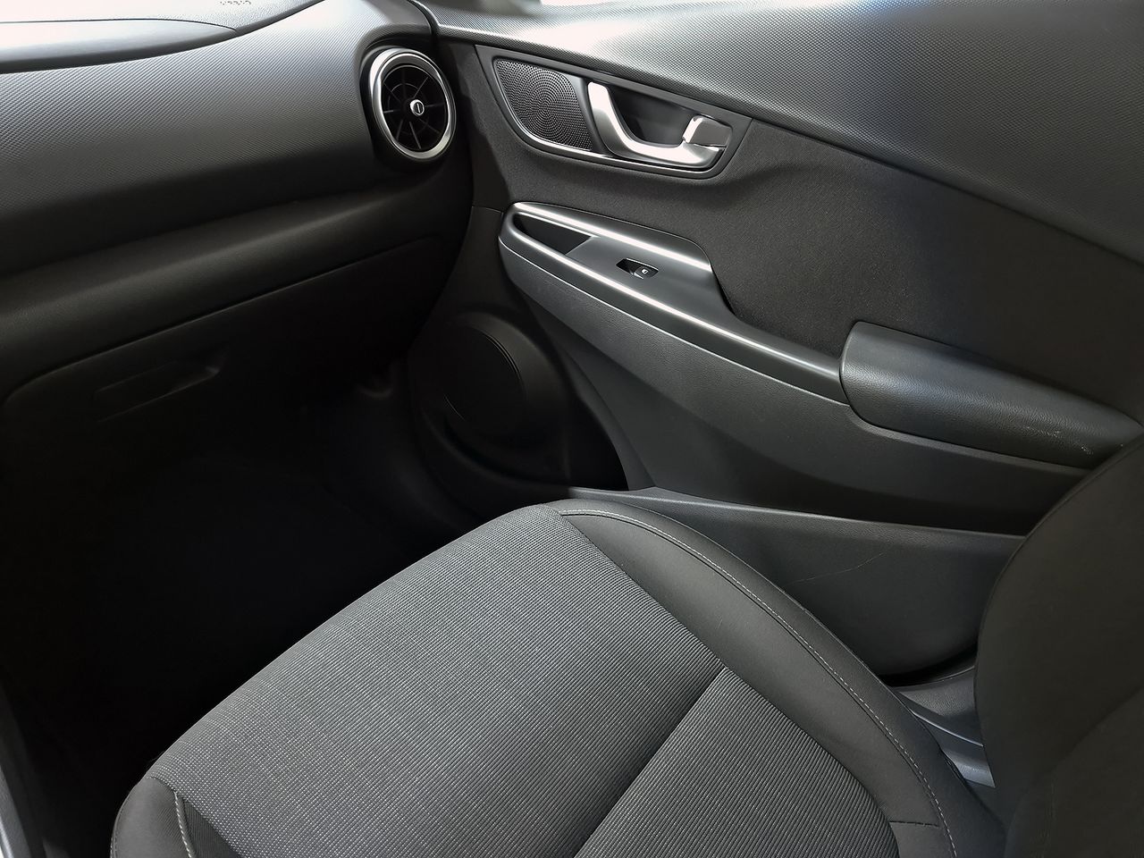 Hyundai Kona 1.6 GDI HEV Tecno 2C DCT - foto 41