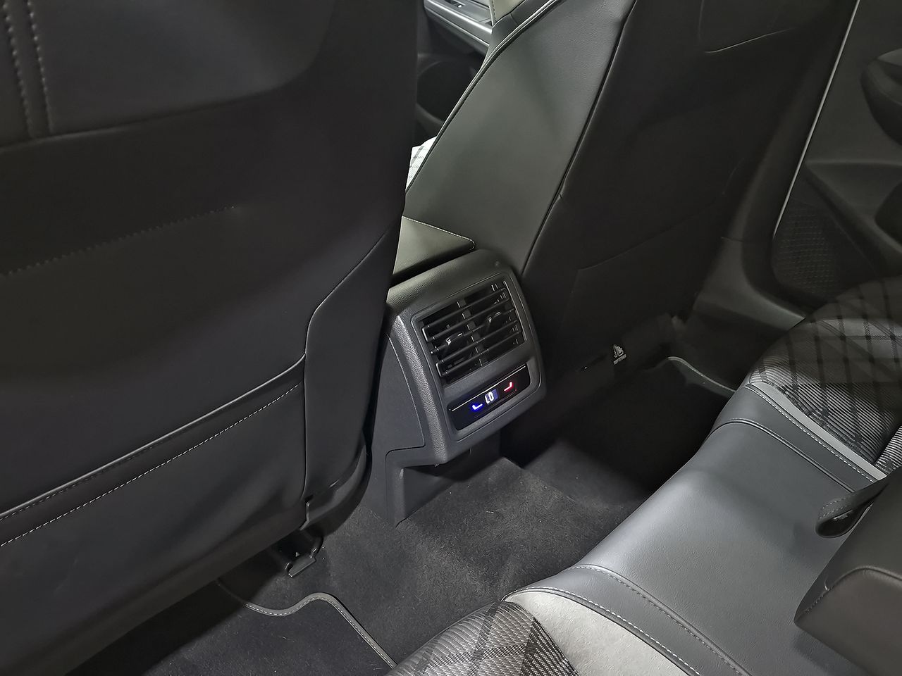 Volkswagen Golf R-Line 1.5 eTSI 110kW (150CV) DSG - foto 35