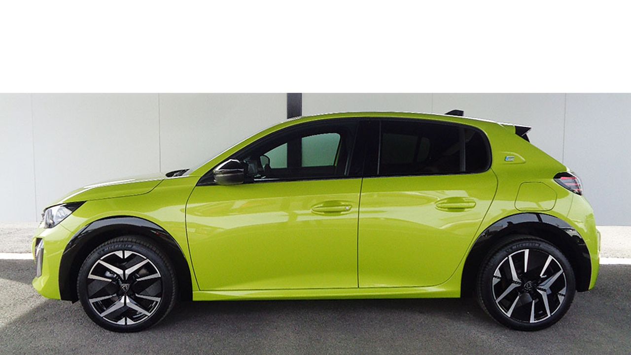 peugeot 208 2024 / foto grande (3)