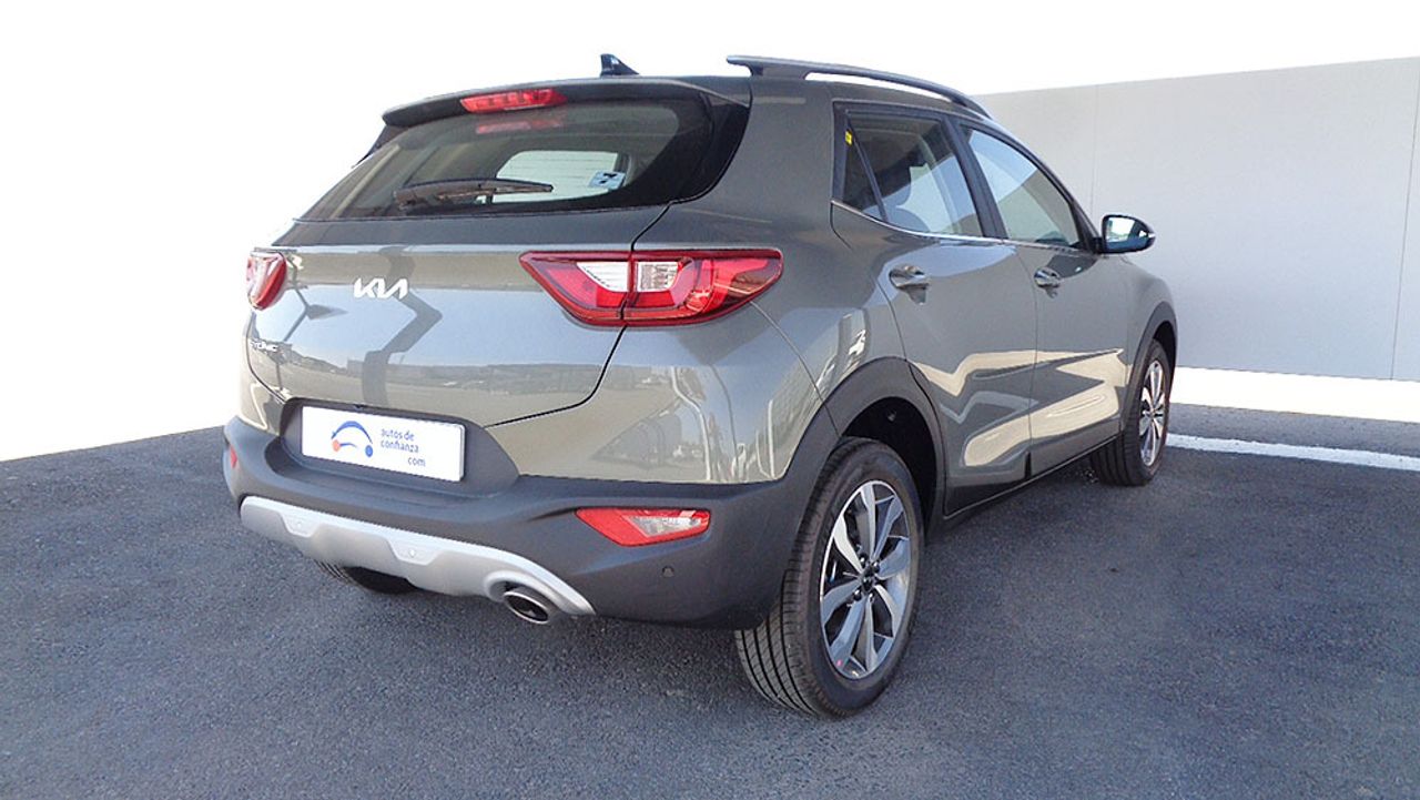 kia stonic 2023 / foto grande (2)
