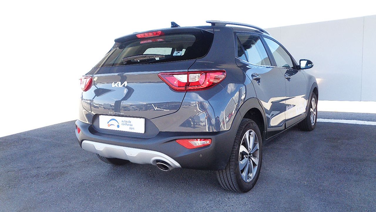 kia stonic 2023 / foto grande (2)