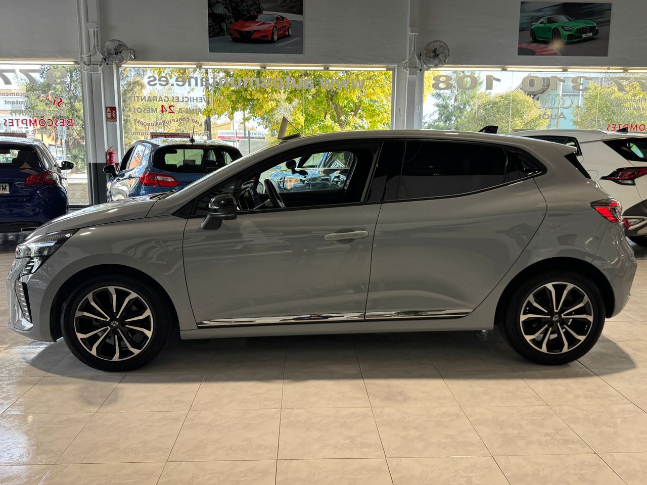 Renault Clio 1.0TCE 91CV TECHNO.- " AO 2024 ".- " SOLO 32.450 KM ".- " IMPECABLE ".- " GARANTA FAB...