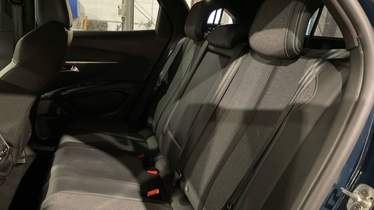 Peugeot 3008 PureTech 130 S&S Allure Pack 96 kW (130 CV) - foto 12