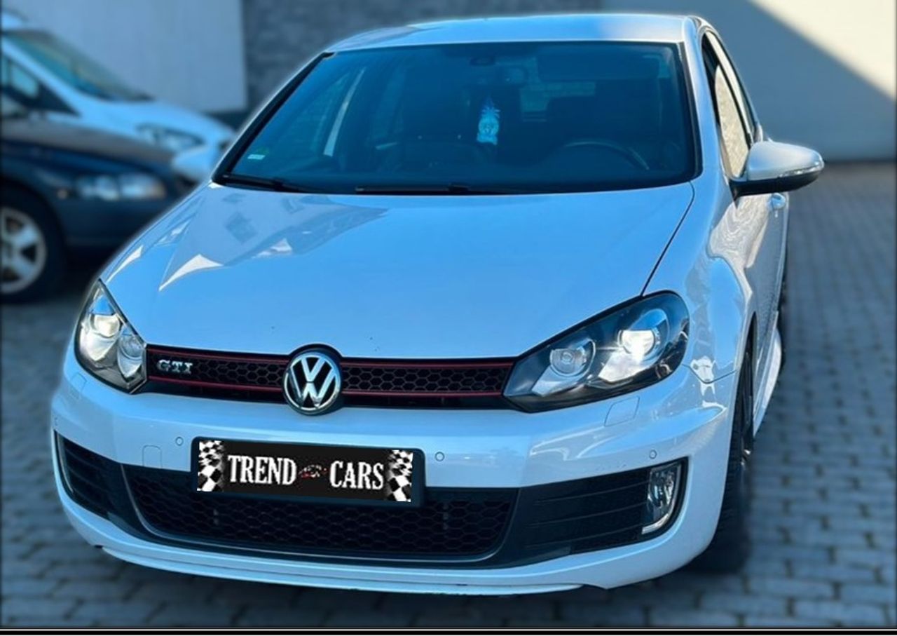 Adidas  de segunda mano - volkswagen golf 2011 /