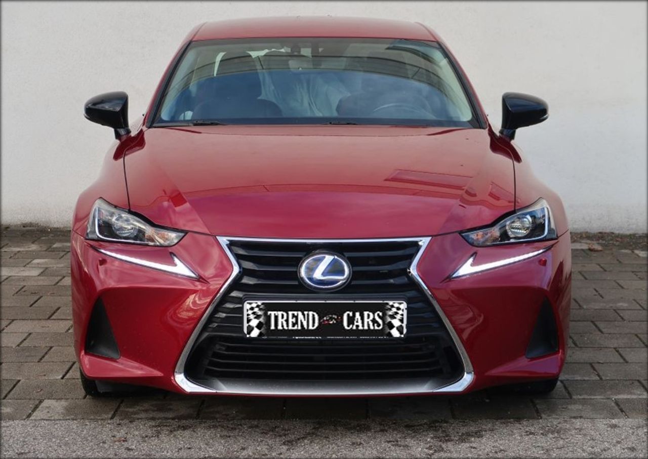 Foto lexus is 2018 /