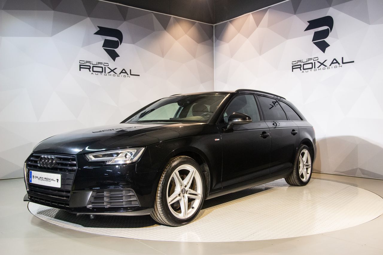 Volante de cuero multifuncional  de segunda mano - audi a4 avant 2018 /