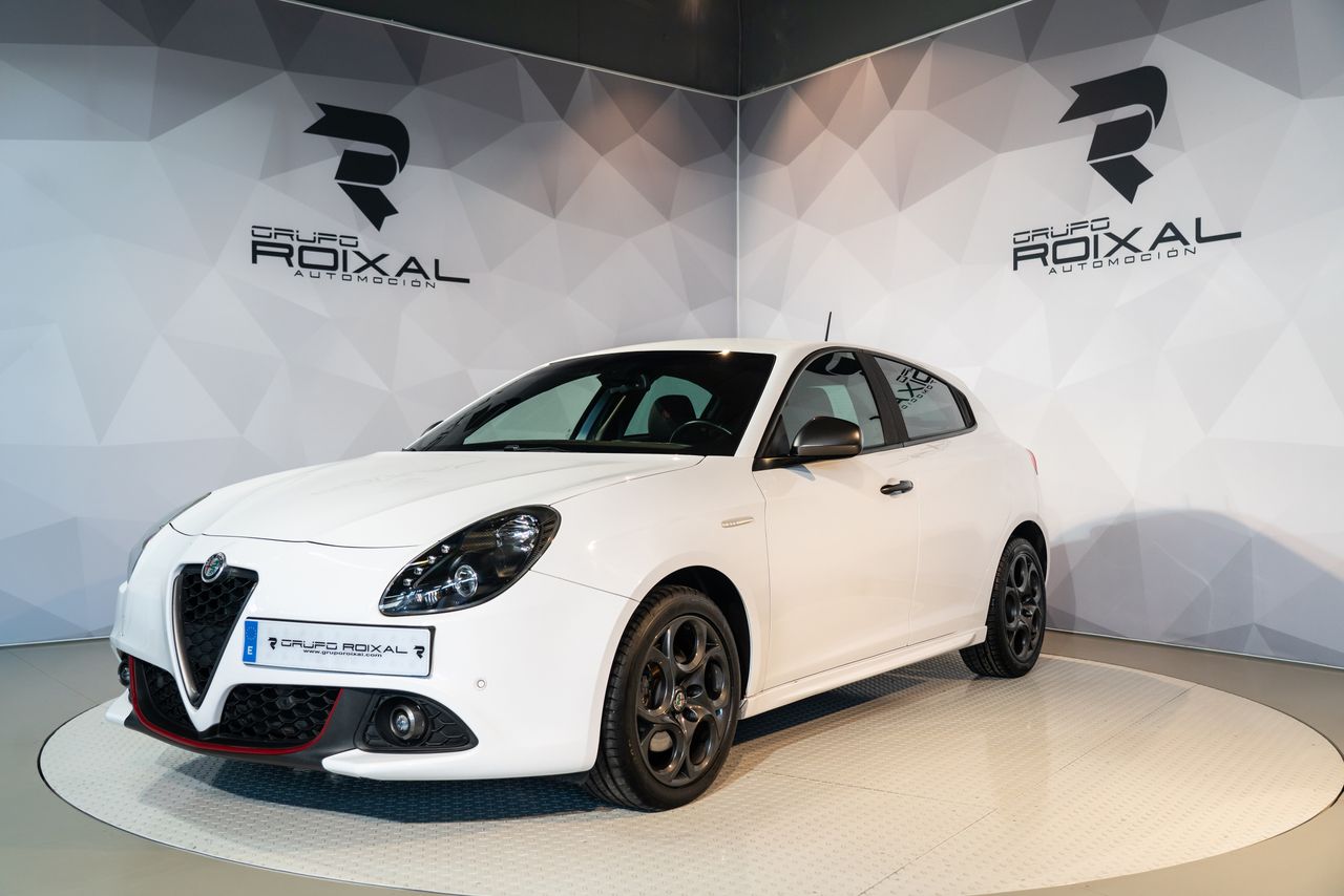 alfa romeo giulietta 2018 / foto grande (1)