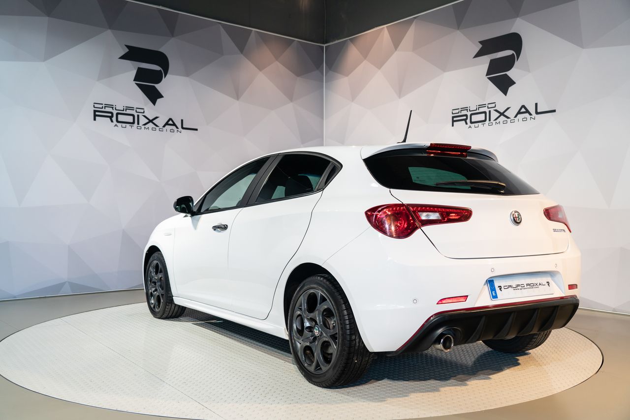 alfa romeo giulietta 2018 / foto grande (3)