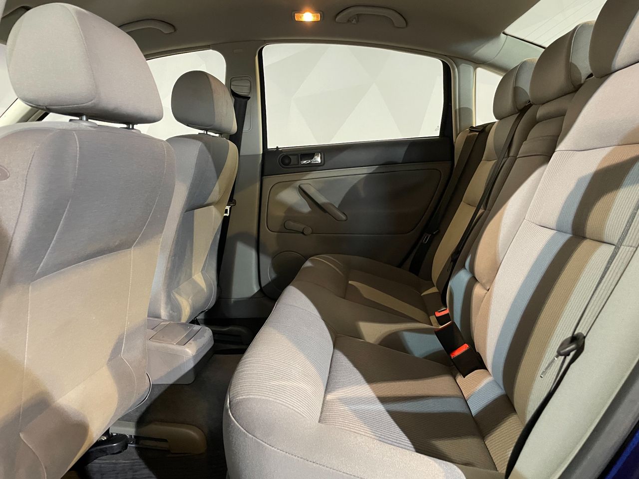 Volkswagen Passat 1.9 TDI 100 - foto 12