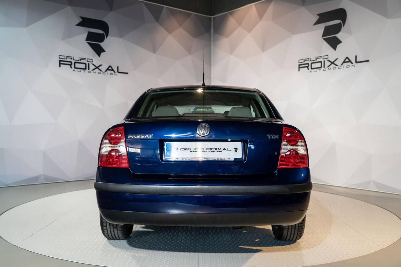 Volkswagen Passat 1.9 TDI 100 - foto 4