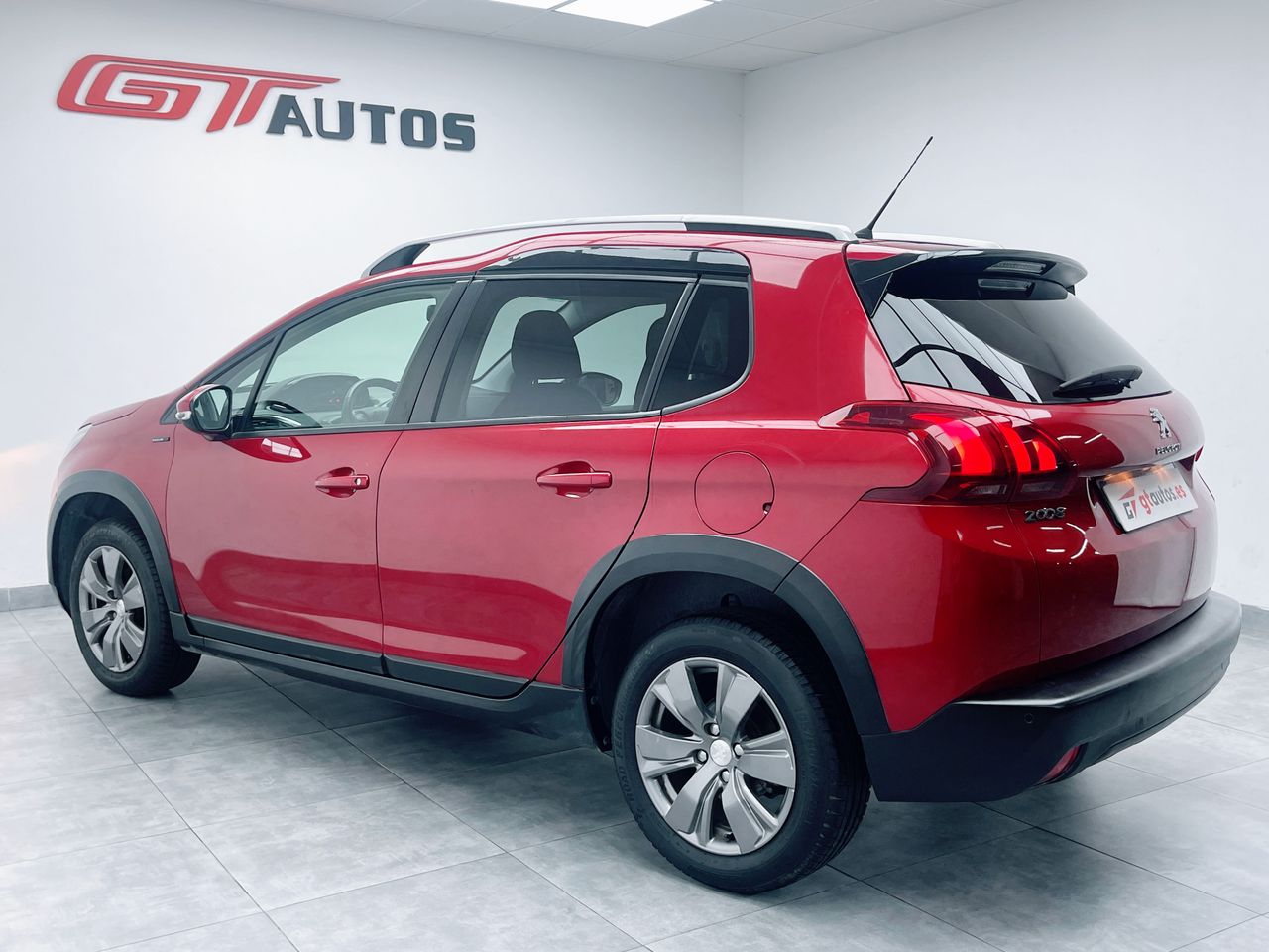 peugeot 2008 2019 /
