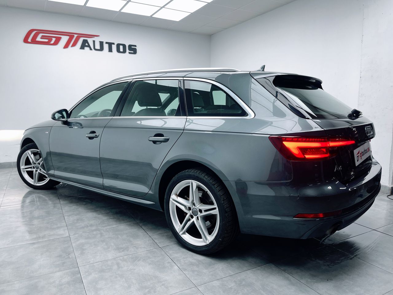 audi a4 avant 2018 /