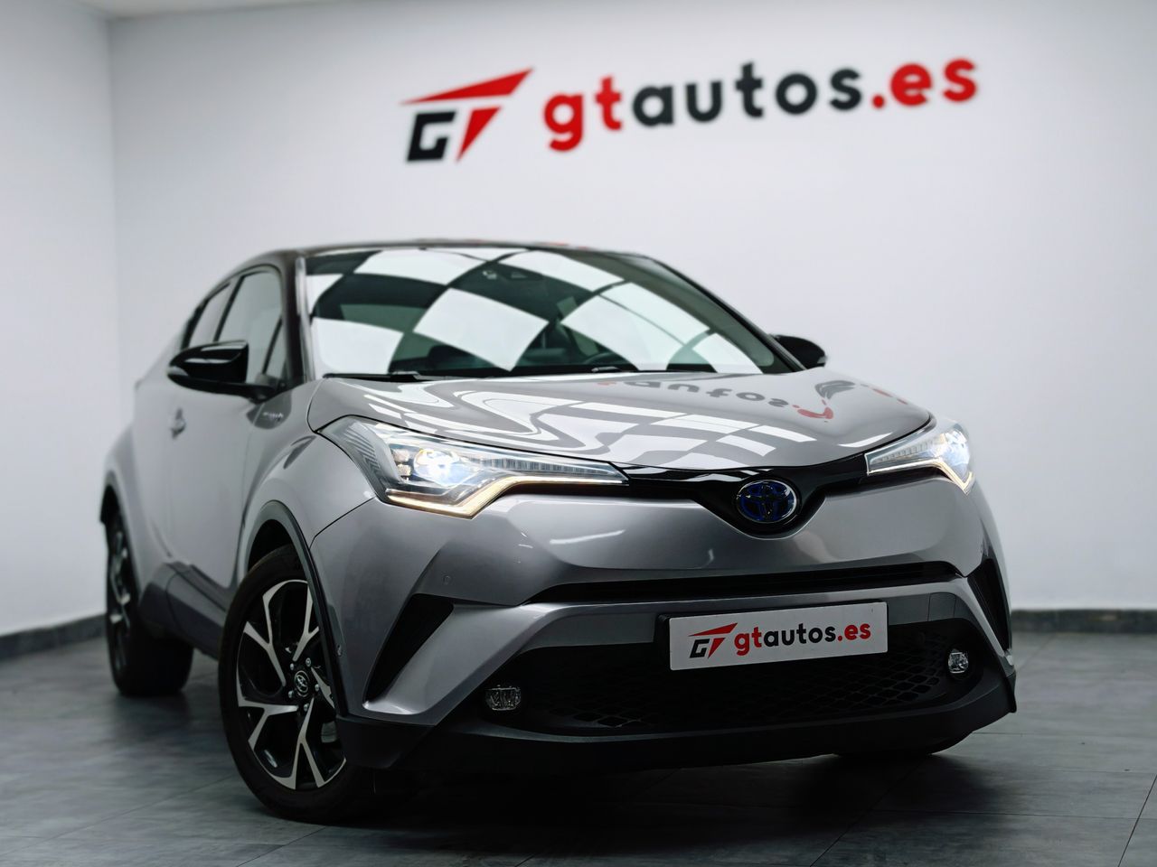 Llantas de 18 en plata  de segunda mano - toyota c-hr 2017 /