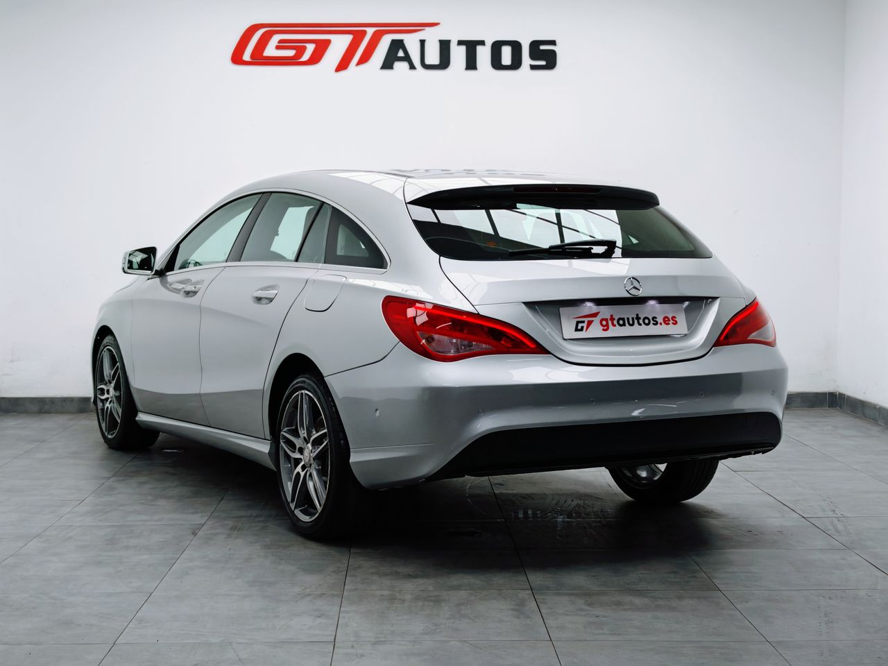 Volante de cuero multifuncional  de segunda mano - mercedes cla 2017 /