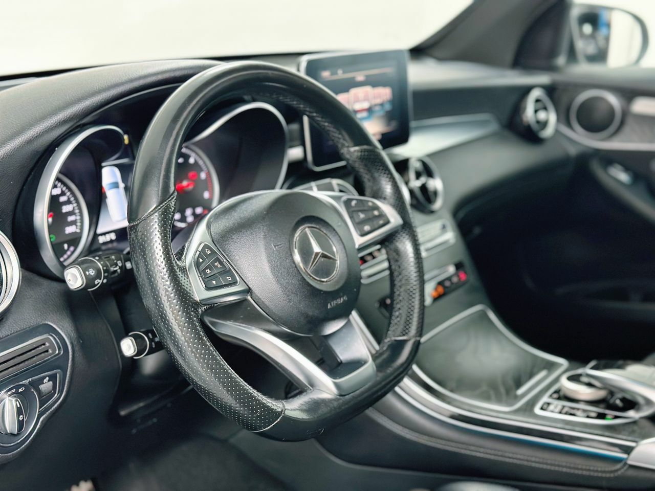 mercedes glc 2018 / foto grande (3)