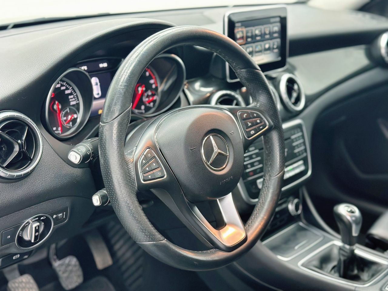 mercedes cla 2017 / foto grande (2)
