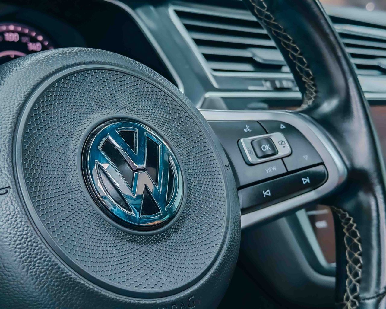 Volkswagen Tiguan 2.0 TDI R-Line DSG Sport BlueMotion 150CV - foto 19