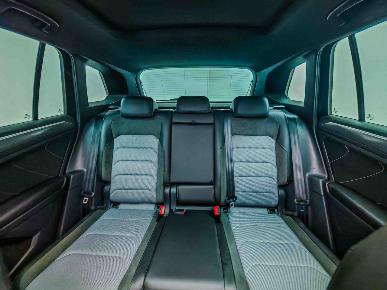 Volkswagen Tiguan 2.0 TDI R-Line DSG Sport BlueMotion 150CV - foto 28