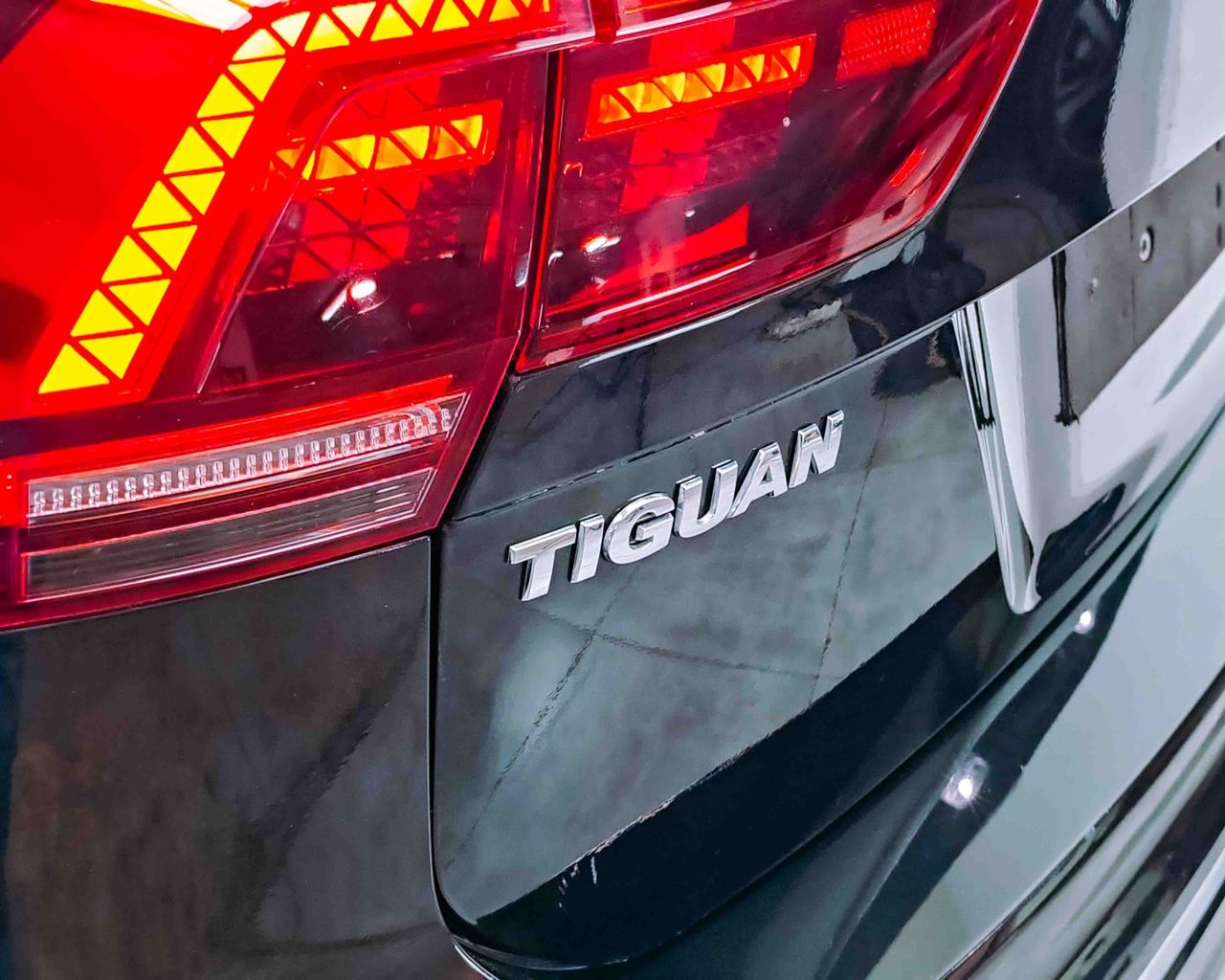 Volkswagen Tiguan 2.0 TDI R-Line DSG Sport BlueMotion 150CV - foto 22